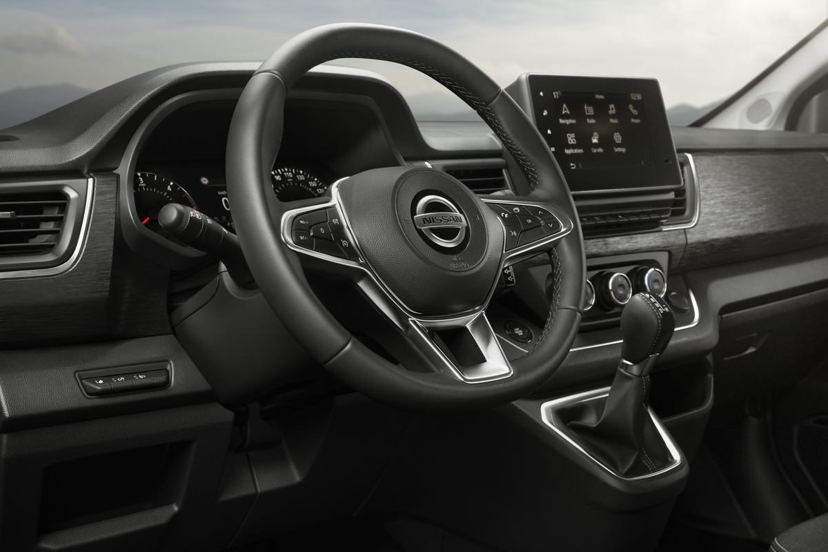 La nueva Nissan NV300 Combi es ahora más atrevida, potente y segura