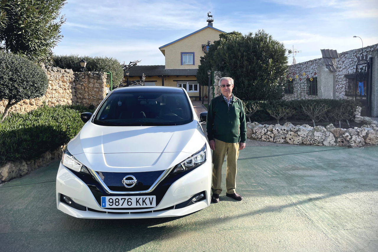 Nissan acaba con el mito: los conductores de vehículos eléctricos viajan más que los de gasolina y diésel