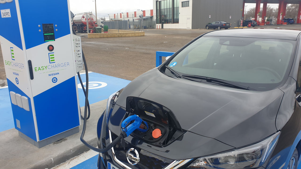 Nissan amplía su infraestructura de carga para coches eléctricos en toda Europa