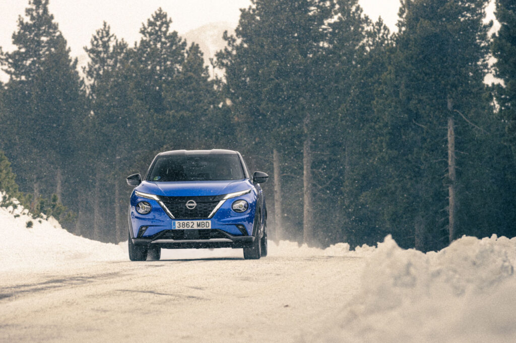 La gama crossover electrificada de Nissan conquista las cumbres nevadas de los Pirineos